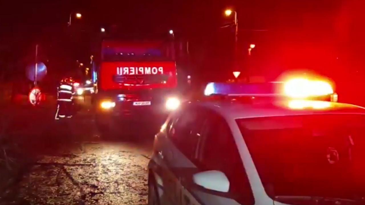 Poliție și pompieri SMURD în misiune