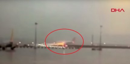 Camerele de supraveghere au filmat momentul dramatic în care avionul Pegasus aterizează în Istanbul