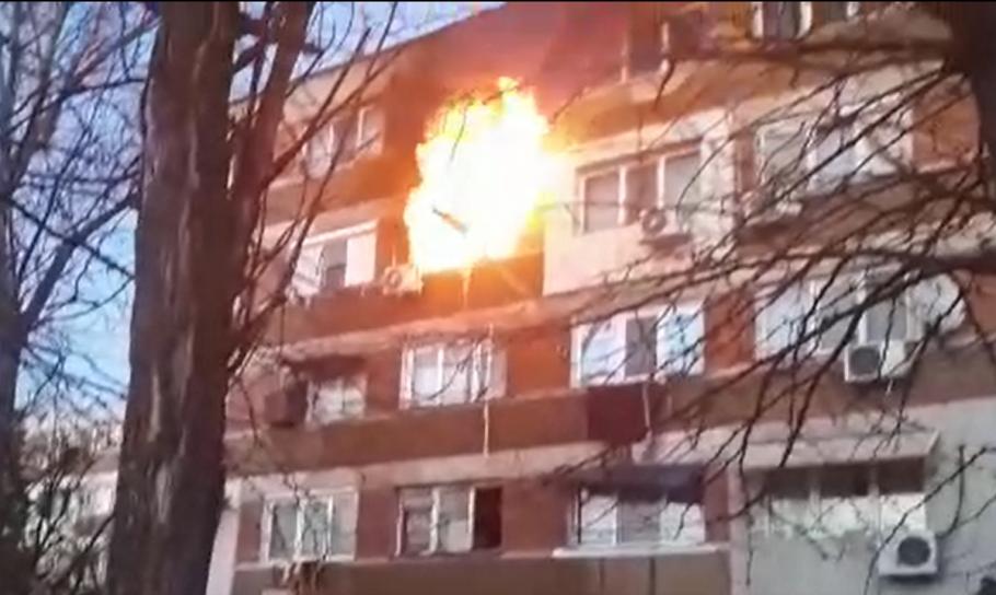 Bărbat rănit şi peste 100 de persoane evacuate, după ce o garsonieră din Galaţi a sărit în aer Peste 100 de persoane au fost evacuate în urma exploziei de la Galaţi