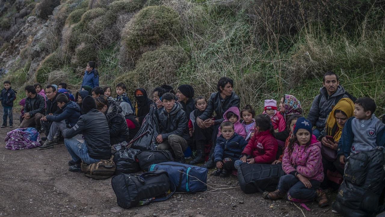 Mii de migranți au încercat să treacă frontiera Turciei cu Grecia