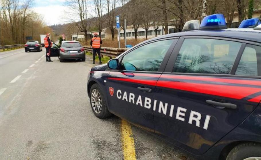 Un român care a tușit spre carabinieri și a spus că are coronavirus, reținut în Italia Românul este cercetat penal pentru comiterea mai multor infracțiuni