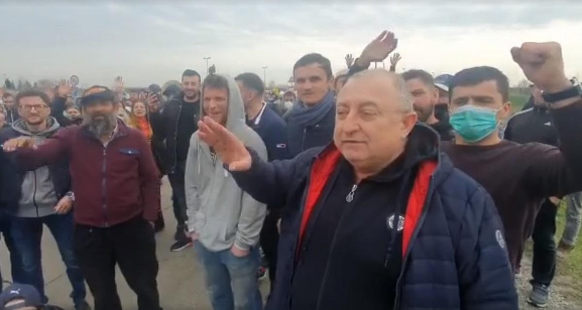 Români blocați la granița dintre Austria și Ungaria