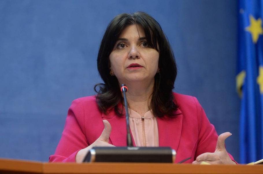 Ministrul Educației Monica Anisie Ministrul Educației: "Nu s-a pus problema înghețării anului școlar!"