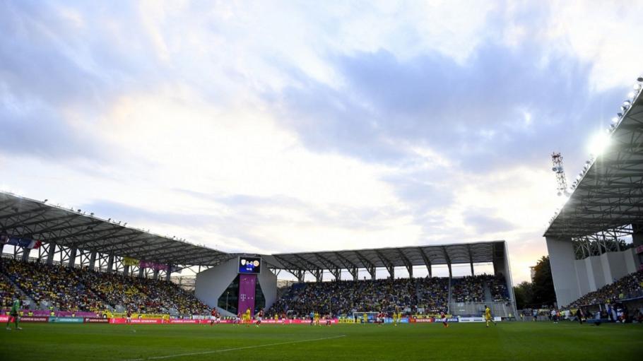 Dinamo a pus mâna pe stadion! Unde se joacă, acasă, cu Poli Iași