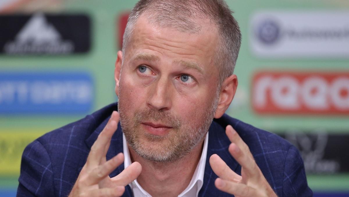 Edi Iordănescu, CFR Cluj Edi Iordănescu, într-o conferință de presă