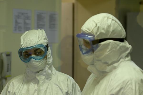 Asistenta gravidei care a mințit în maternitate, depistată și ea pozitiv cu coronavirus și izolată