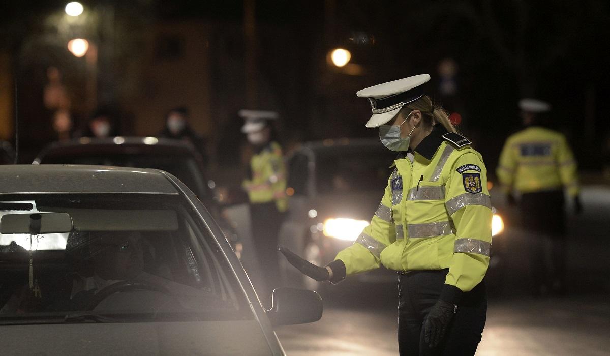 Coronavirus în România Doctor ieșit din gardă, oprit în trafic de o polițistă, în București: "A luat poziția de drepți"