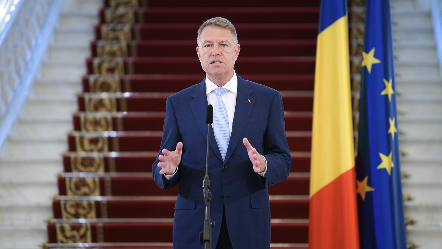 Klaus Iohannis face o declarație de presă