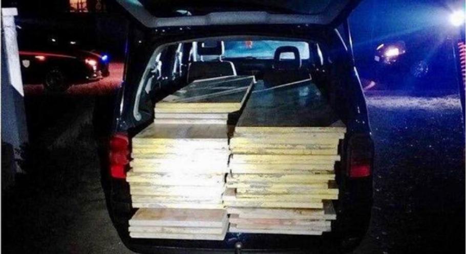 Român prins la furat de materiale de construcții în Italia Românul va fi cercetat în stare de libertate pentru furt