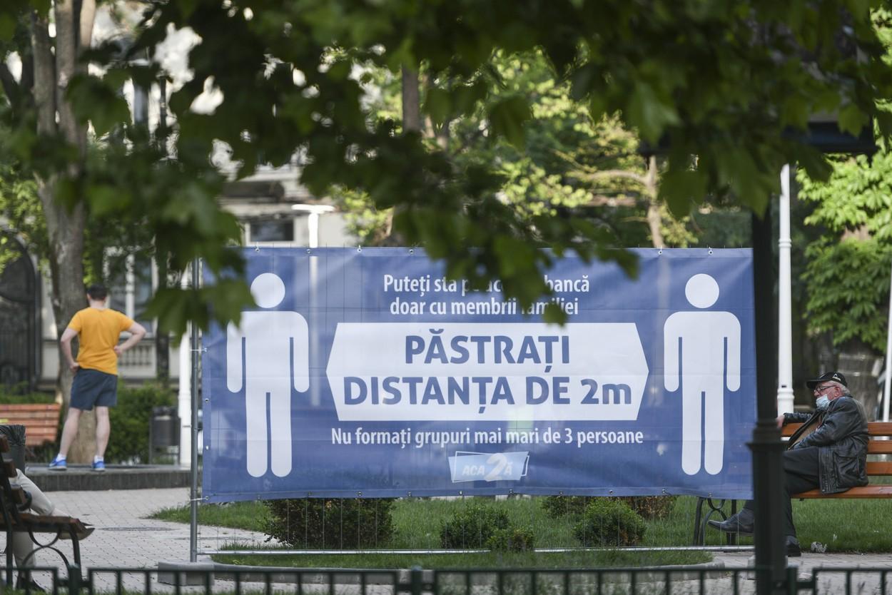 Panou cu mesaj de distanţare