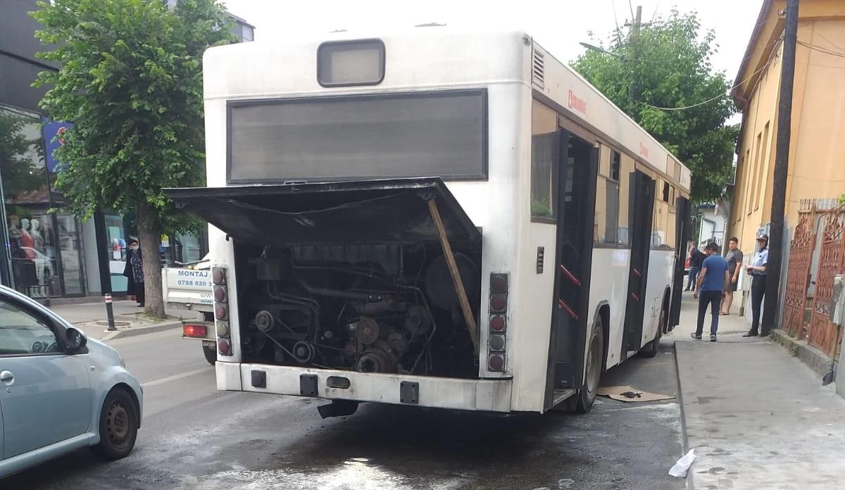 Două autobuze au luat foc lângă casa unui craiovean, în mai puțin de 6 luni