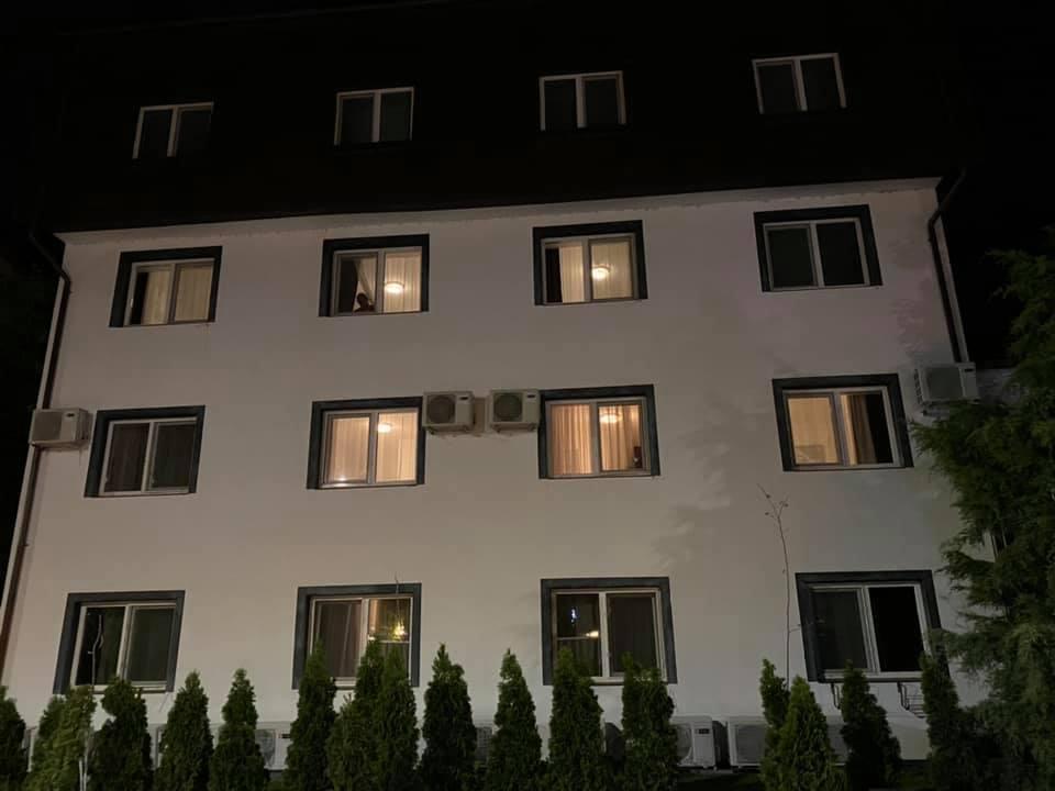 Muncitorii din Sri Lanka, cazați peste noapte într-un hotel din apropierea aeroportului