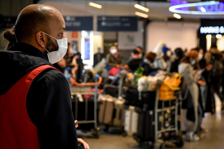 Franța nu impune carantină cetăţenilor care vin din UE, spaţiul Schengen sau Marea Britanie Franța nu impune carantină cetăţenilor care vin din UE, spaţiul Schengen sau Marea Britanie