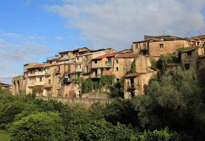 Oraș din Italia, cu zero cazuri de Covid, vinde case cu 1 euro. Oferta vine cu o condiție