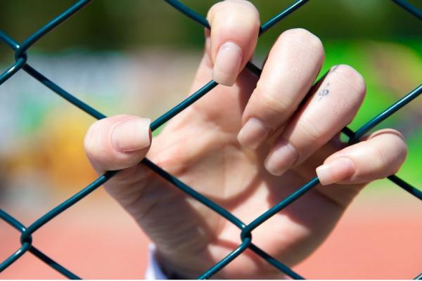 Soțul și fiul româncei au luat câte 30 de ani de închisoare