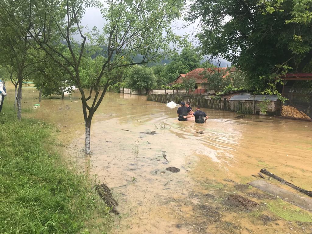 Viitura a afectat 13 gospodării din localitatea Fardea