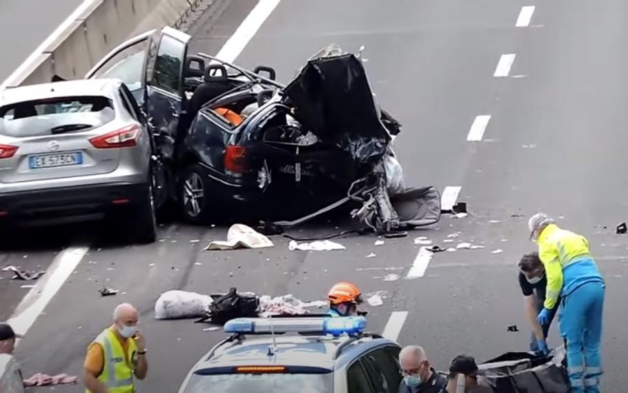 Accident rutier cu 4 morţi în Italia, toţi români Accident rutier cu 4 morţi în Italia, toţi români