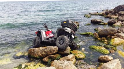 Două fete de 19 ani au căzut cu ATV-ul în mare, la Constanța (Foto)