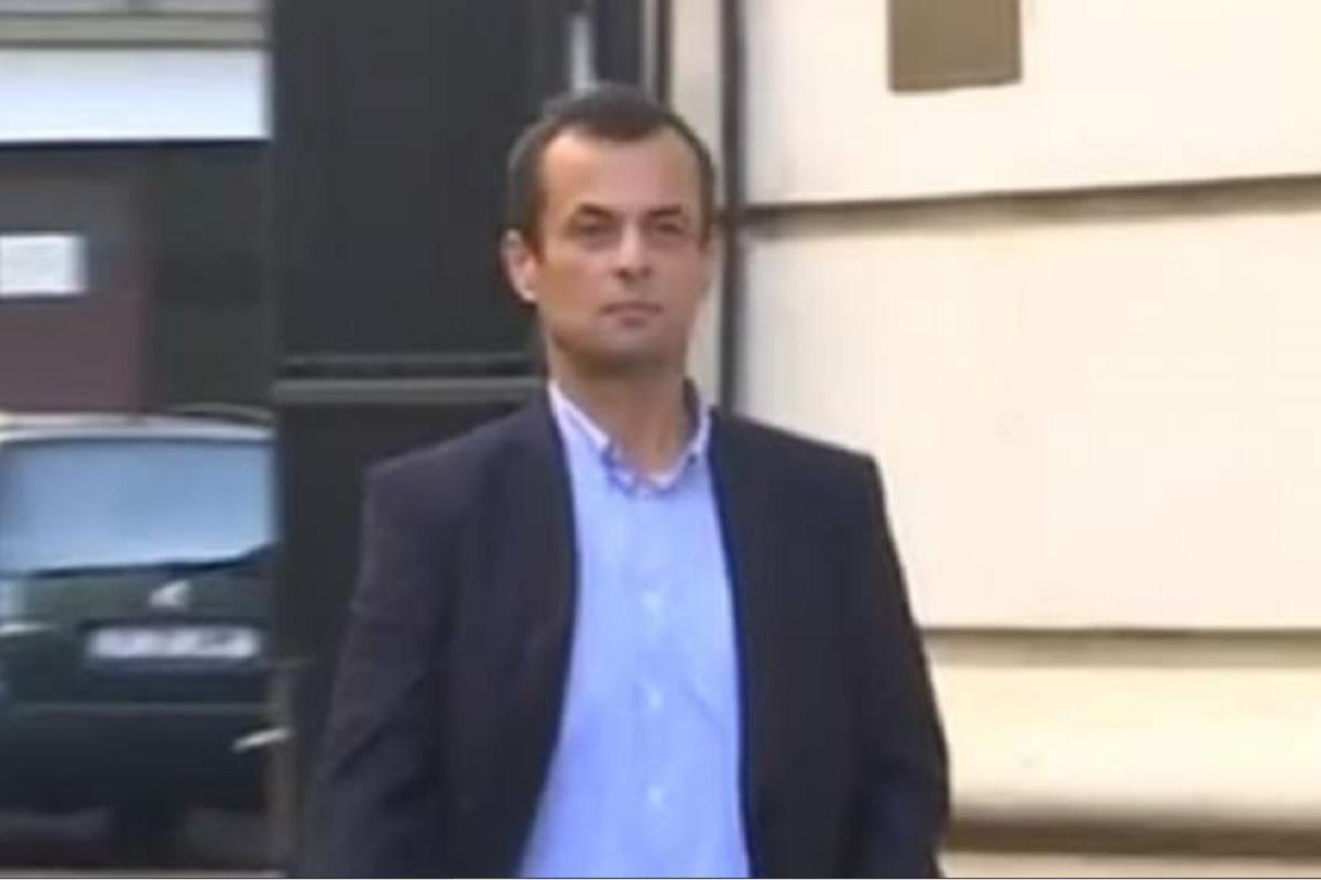 Fostul procuror Mircea Negulescu, arestat preventiv pentru 30 de zile Mircea Negulescu ar urma să fie ridicat de acasă de polițiștii de la Inspectoratul de Poliție Județean Prahova