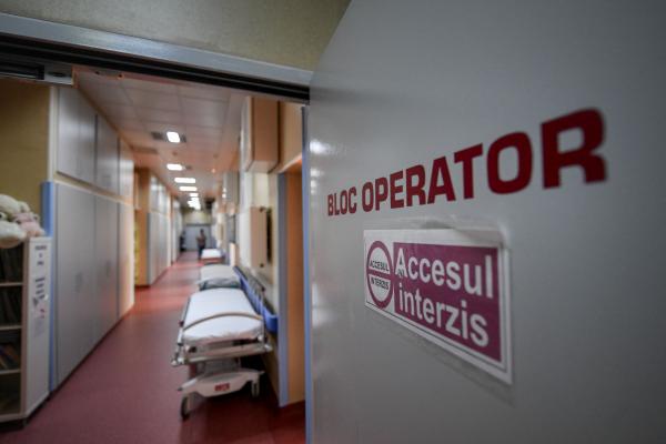 Asistentă din Timișoara, cercetată penal după ce a răspândit COVID-19 în spital pentru că nu a crezut că boala e reală
