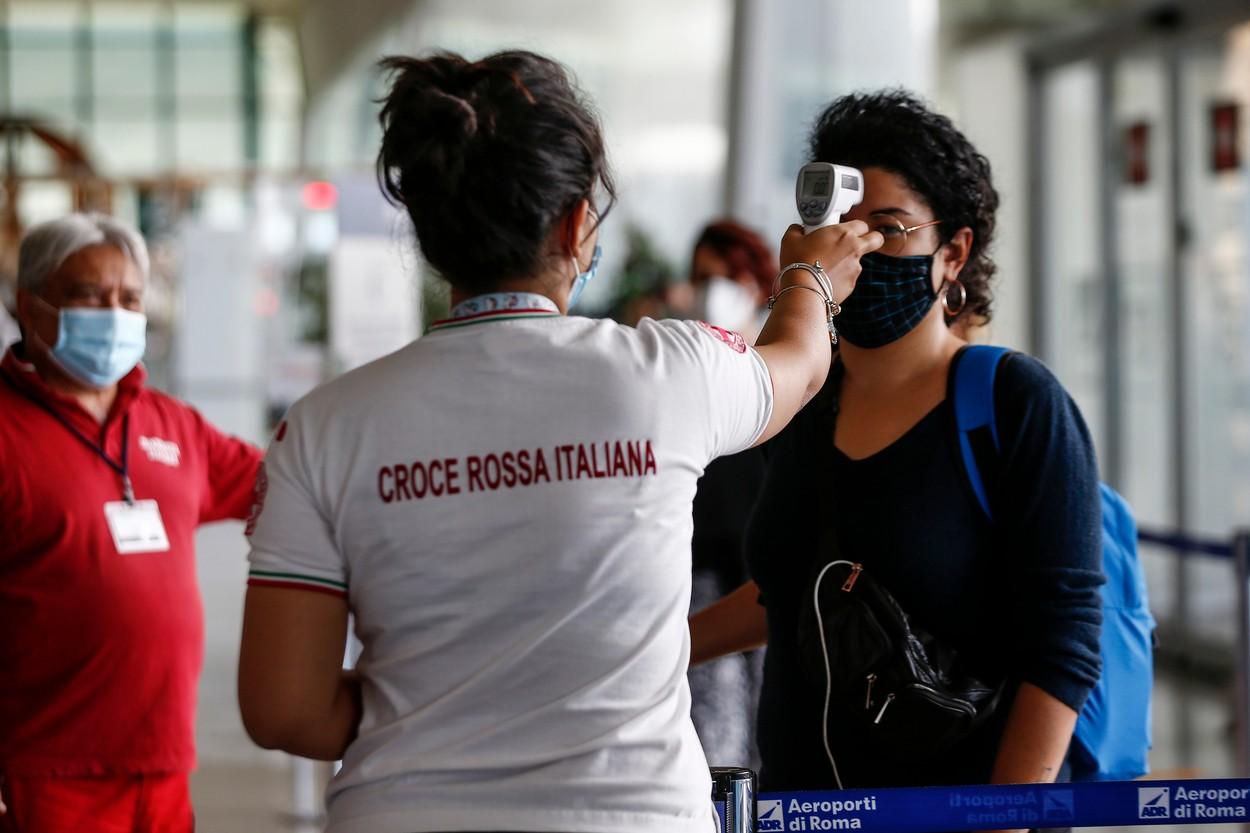 Restricții pentru românii care merg în Italia Italia prelungește carantina pentru români
