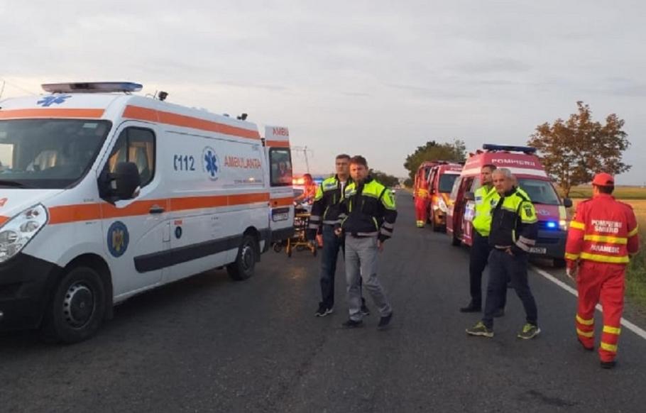 Tânără de 29 de ani, moartă într-un accident cumplit în Constanța. Mașina în care era s-a înfipt într-un copac Accident mortal la Chirnogeni, în Constanța