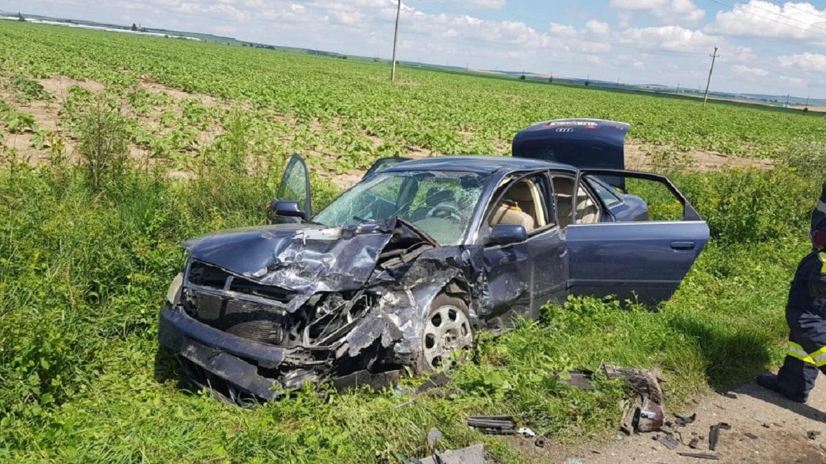 Accident cu șase victime pe un drum din Neamț, două mașini s-au făcut praf la intersecția Papuc