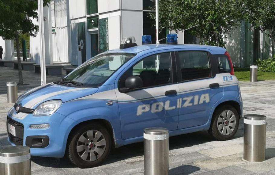 Româncă încătușată după ce a încercat să intre pe fals la metroul din Torino Românca încătușată are 49 de ani