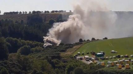 Un tren cu pasageri a deraiat și a luat foc, în Scoția