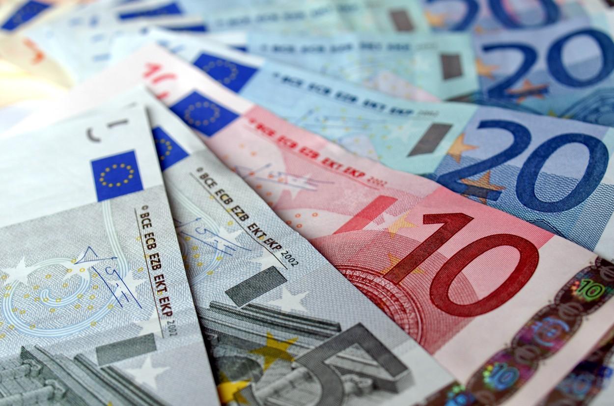 Curs valutar BNR Curs euro-dolar