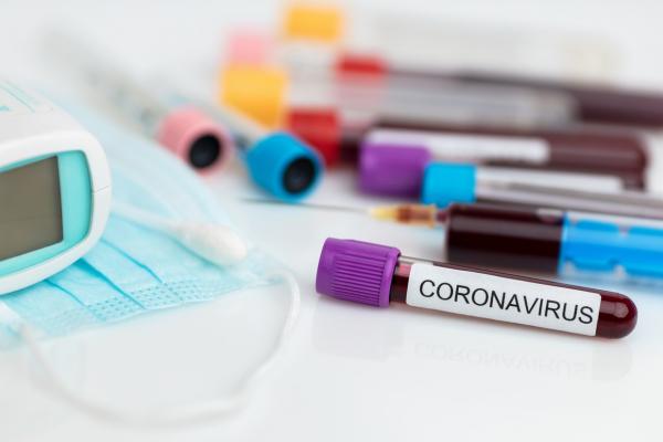 Șefi de laboratoare din Craiova, acuzați că au testat turiști în locul probelor de la DSP