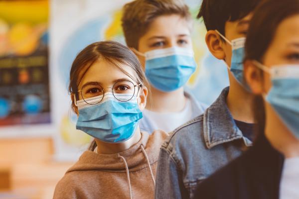 Pediatrul Mihai Craiu: Sunt mai îngrijorat de dascăli şi de bunicii care-i aduc şi-i iau de la şcoală, nu de copii