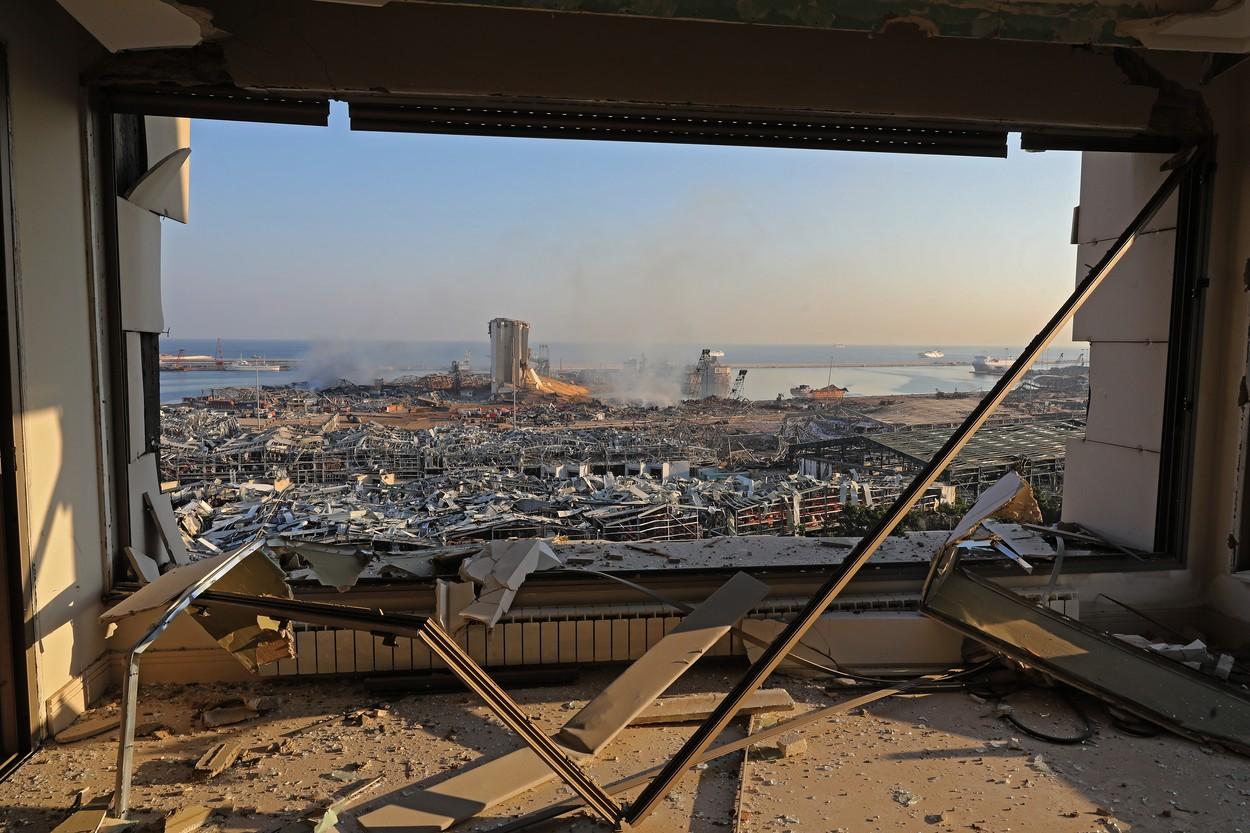 2.750 tone de nitrat de amoniu depozitate fără norme de siguranță, la originea exploziei devastatoare din Beirut 2.750 tone de nitrat de amoniu depozitate fără norme de siguranță, la originea exploziei devastatoare din Beirut