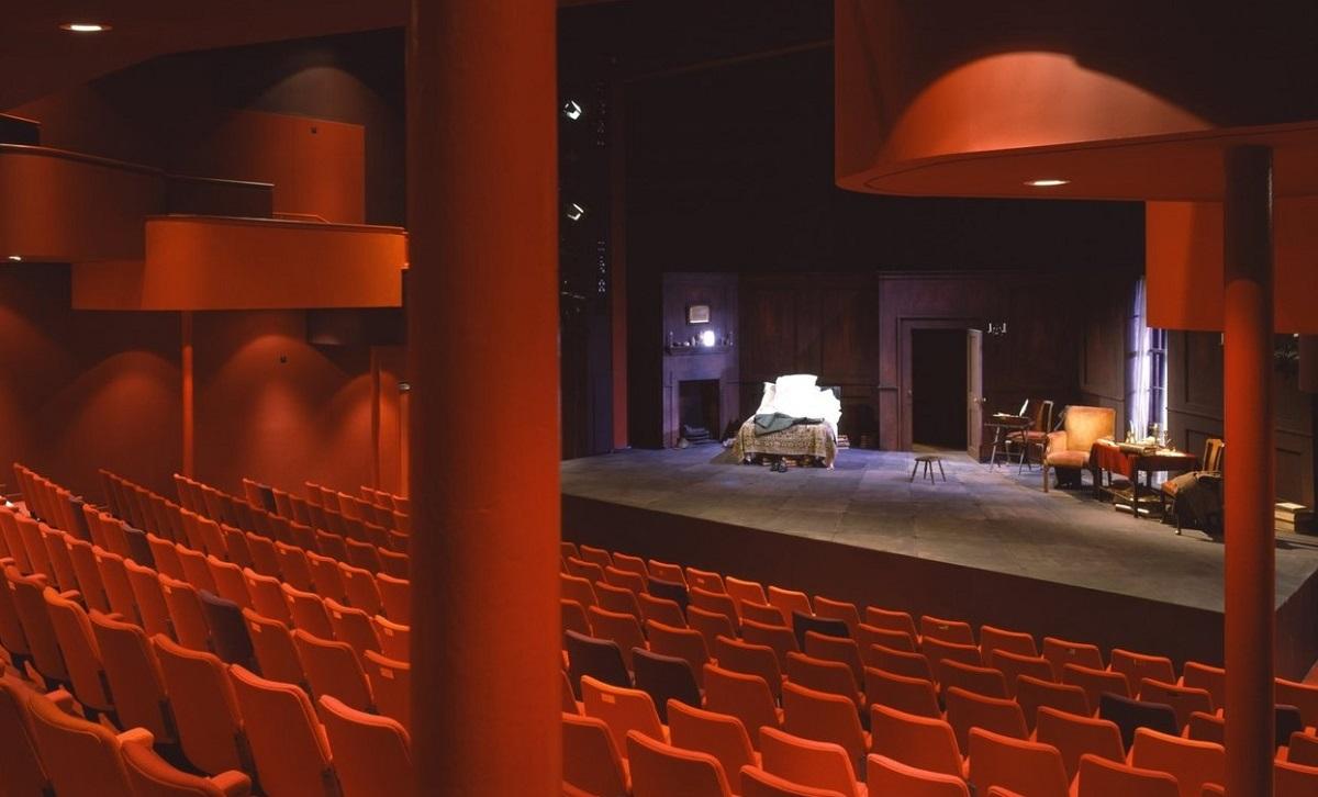 Se redeschid restaurantele, teatrele și cinematografele. Barurile și discotecile rămân închise Se redeschid restaurantele, teatrele și cinematografele. Barurile și discotecile rămân închise