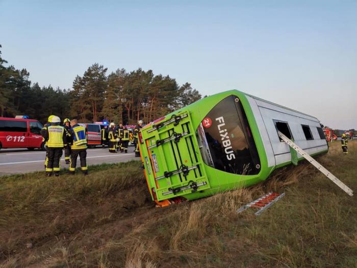 Autocar cu români, răsturnat în Germania. 31 de victime, mulți dormeau și au fost aruncați prin geamurile sparte
