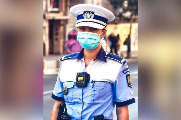 6.000 de polițiști români vor purta camere video pe uniformă, începând de astăzi