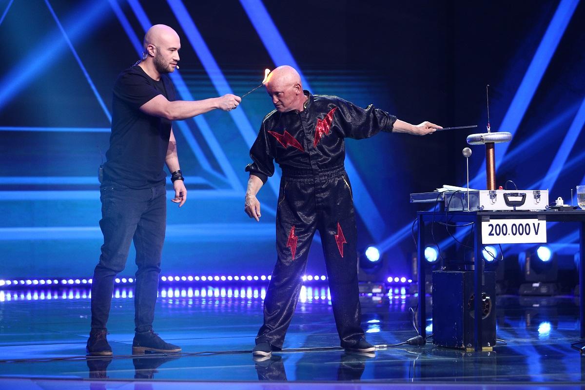 Bendeam şi un concurent, pe scena iUmor