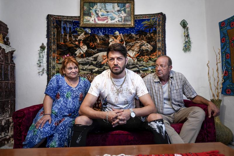 Doru Ana, invitat special în serialul Adela de la Antena 1. Romeo Visca se alătură şi el distribuţiei serialului Doru Ana, invitat special în serialul Adela de la Antena 1. Romeo Visca se alătură şi el distribuţiei serialului
