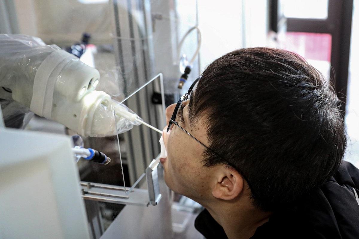 China a înregistrat primul deces asociat coronavirusului, după opt luni