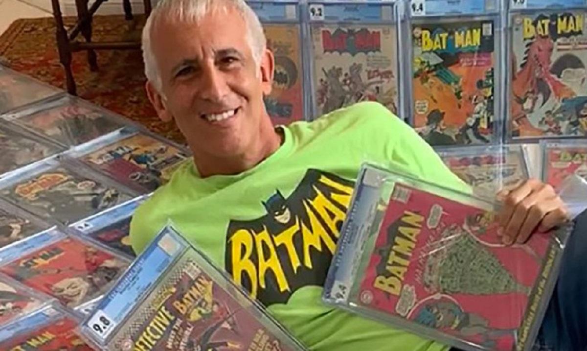 Un om vrea să-şi vândă colecţia de benzi desenate cu 1,5 milioane de lire, deşi abia a recuperat-o de la cei care i-au furat-o Bărbatul este un mare fan Batman