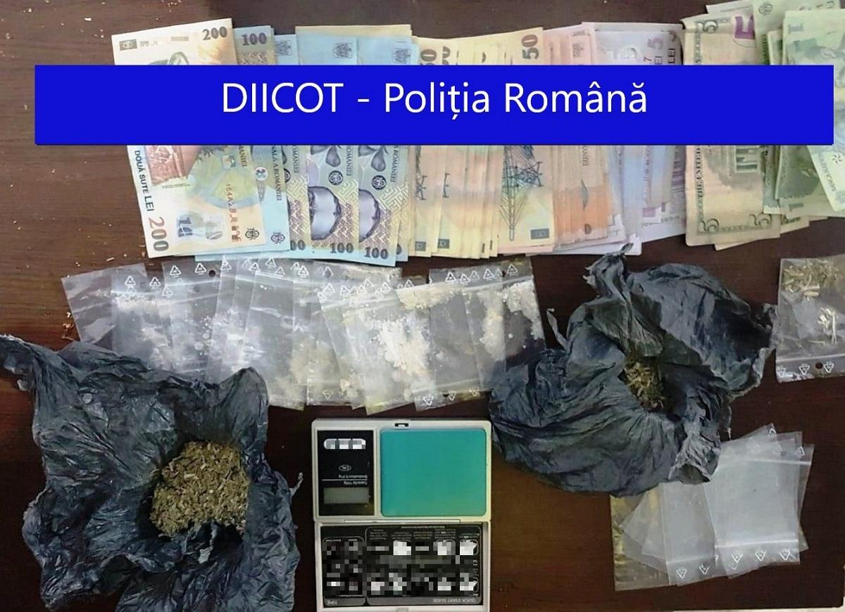 Comercianţi de etnobotanice, care importau marfă din China şi Olanda, arestaţi preventiv Cinci suspecţi au fost ridicaţi în acest caz