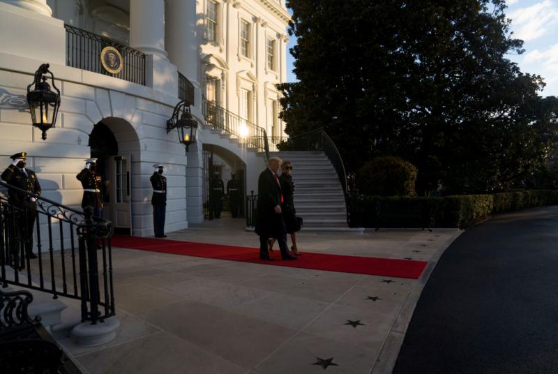 Donald Trump şi Melania Trump au plecat de la Casa Albă Donald Trump şi Melania Trump au plecat de la Casa Albă