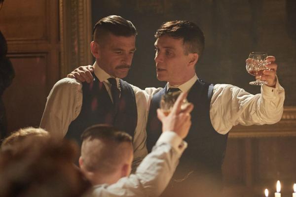 Bărbat împușcat mortal, din greșeală, la o petrecere în stil Peaky Blinders