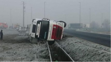 Şoferul român a fost transportat la spital, după ce a provocat accidentul