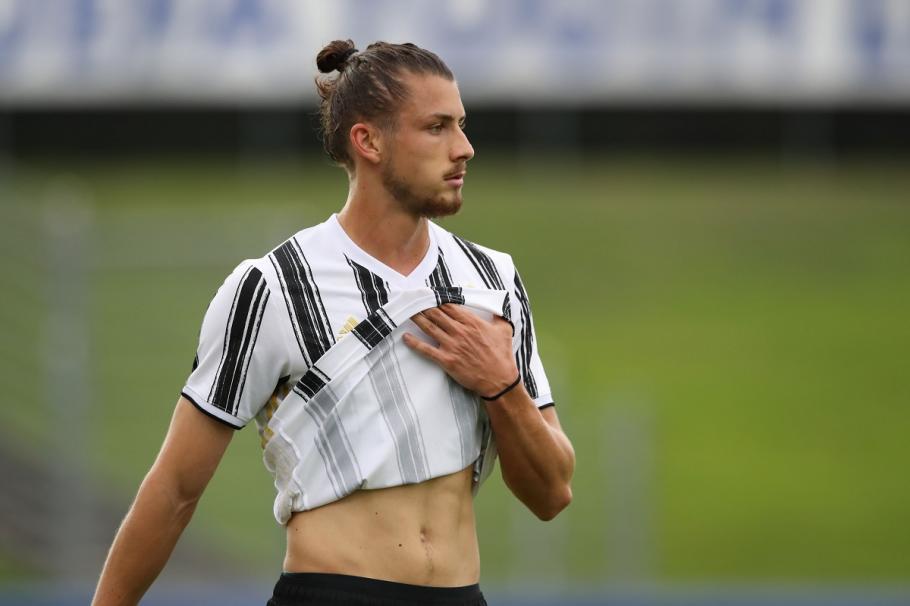 Revelaţia Drăguşin, pe teren la meciul lui Juventus cu Bologna de pe teren propriu Radu Drăguşin este dorit de echipe din Germania, Anglia şi Italia