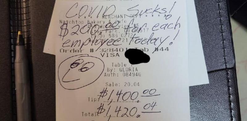 Un client a lăsat câte 200 de dolari bacșiș pentru cei 7 angajați ai unui restaurant şi un mesaj. „Am fost toți șocați” Mesaj pe nota de plată, lăsat de un client într-un restaurant din Colorado