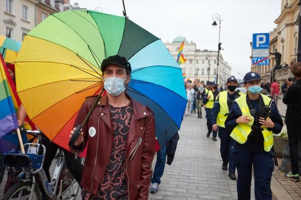 Interdicţia în armată pentru persoanele transgender, impusă de Trump, ar putea fi ridicată în SUA