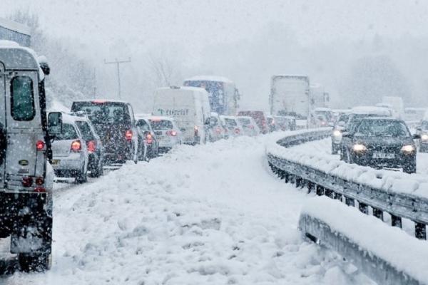 Alertă MAE pentru români: Ninsori abundente și viscol puternic astăzi și mâine, în Bulgaria