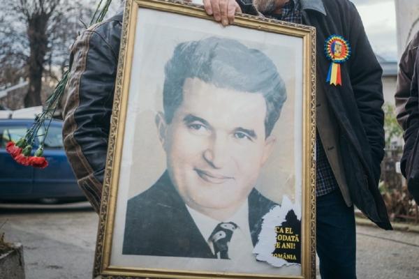 Un primar din Gorj îi duce dorul "tovarăşului" Nicolae Ceauşescu: "Vreau să vă mulțumesc pentru țara pe care ați construit-o"