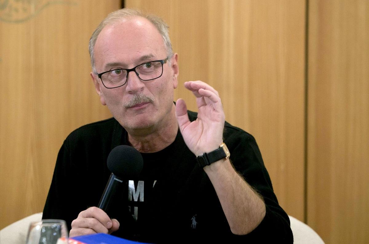 Toni Grecu Toni Grecu era în pavilionul care a luat foc.